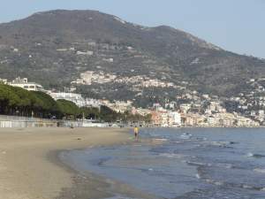 Xtrallusion offers characteristic Bed and Breakfast, B&B, Guest House, Hotel, Albergo and Country Lodge accommodation in Italy. Plus independent self-guided Walking, Adventure, Activity, Skiing and Paragliding Holiday itineraries on the Italian Rivieras, in the Italian Lakes, in the Italian Alps and in some of the most beautiful corners of Italy.